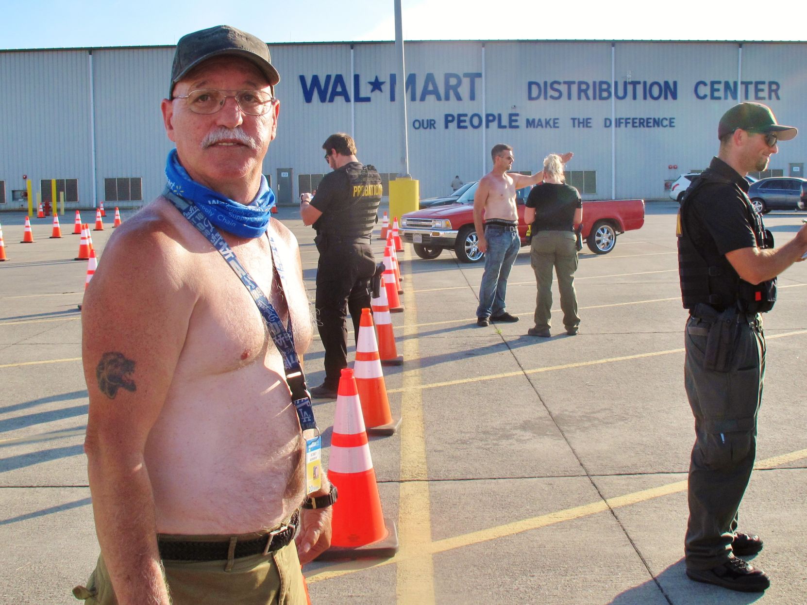 Wal-Mart employees try to save Haro-Lozano